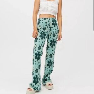 Urban Outfitters Bryn Flower Power Vintage Retro
Soft Flare Pants (S) never worn